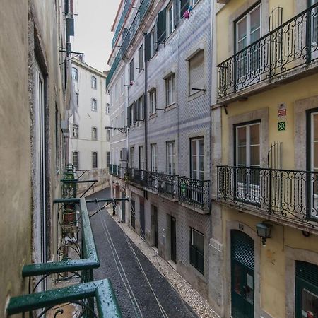 Lovelystay - Vintage Flat Near Santa Justa Elevator! Lisbon Luaran gambar
